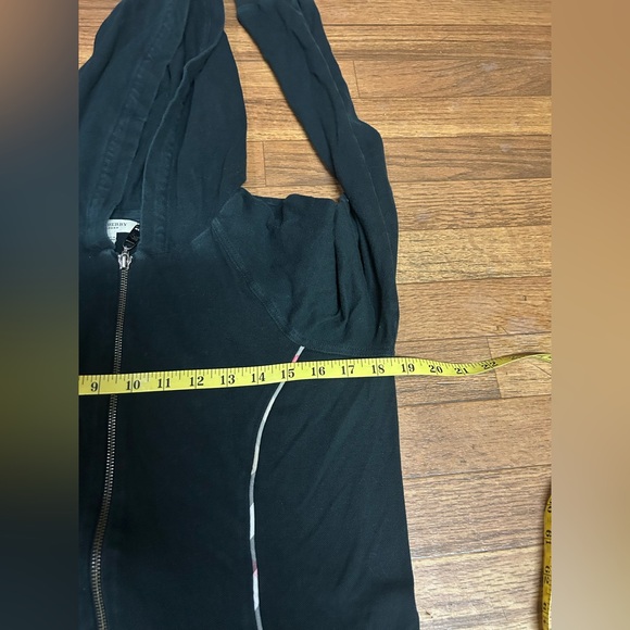 Burberry Black Crewneck Sweatshirt - Picture 9 of 10